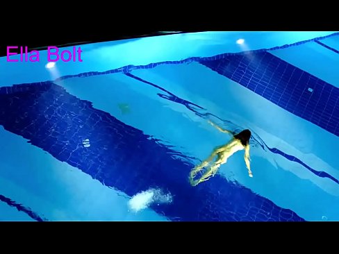 ❤️ Ma nistax nieqaf nara, blonda żagħżugħa maqbuda tgħum nuda fil-pool tar-resort ELLA BOLT ❤❌ Sess f'mt.sexvideosex.top ❌❤
